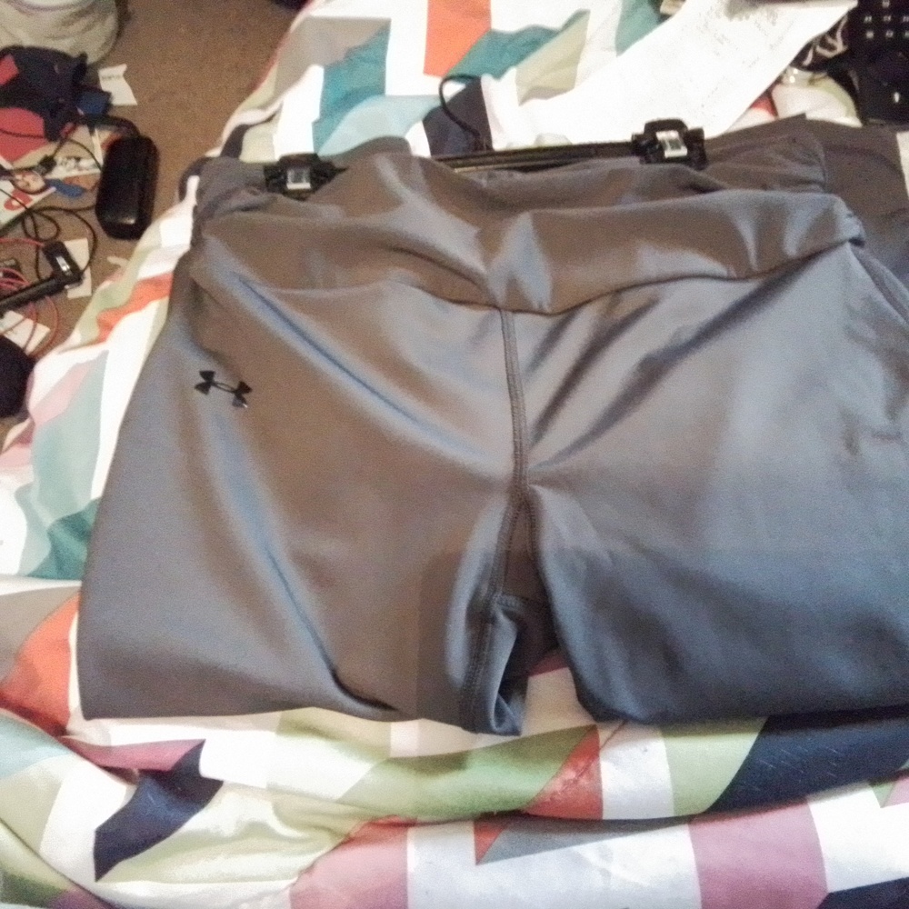 Women's UnderArmor Athletic Leggings NWOT - Picture 3 of 3